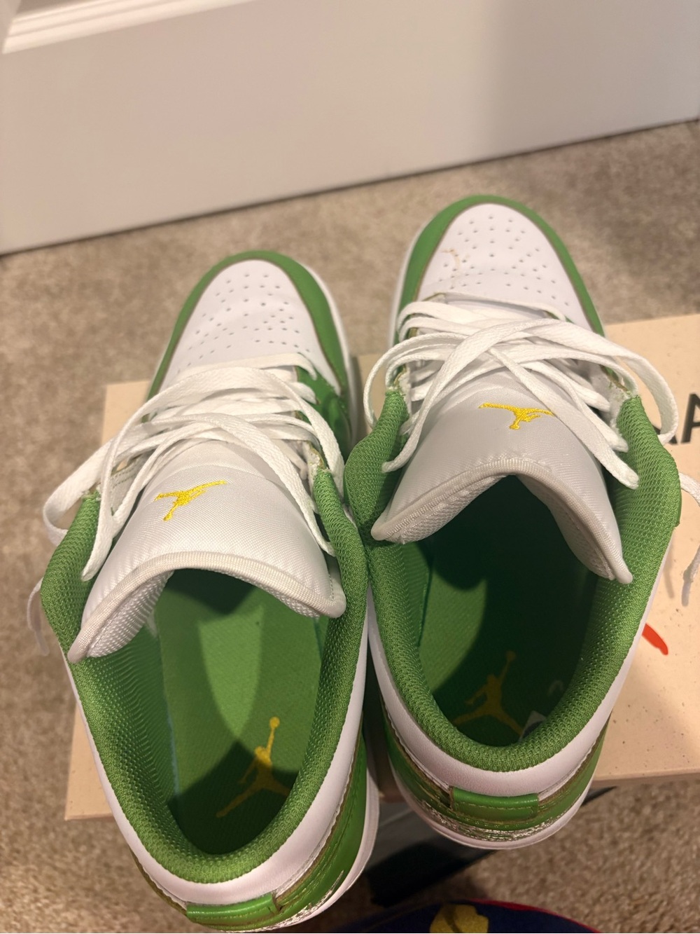Jordan Men's Low-Top Sneakers in White and Green - Picture 8 of 8